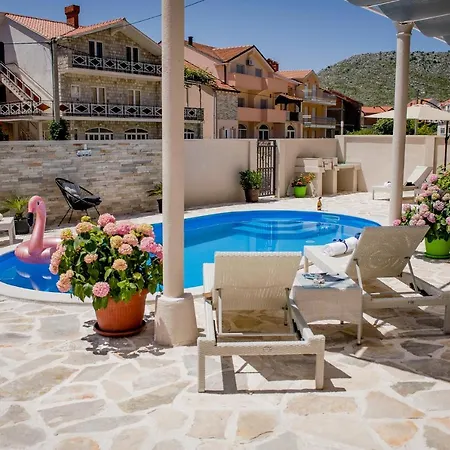 Branka Near Dubrovnik With Pool And Wine Cellar *