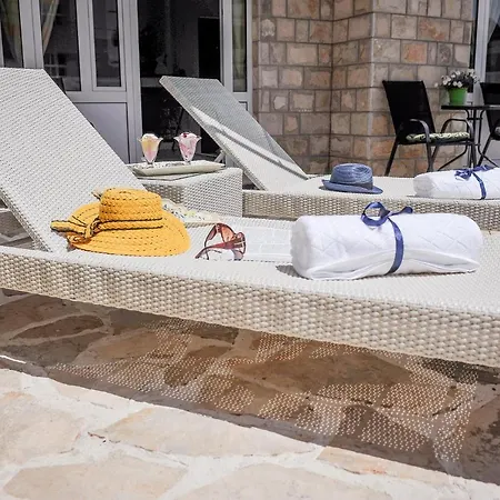 Branka Near Dubrovnik With Pool And Wine Cellar Ivanica