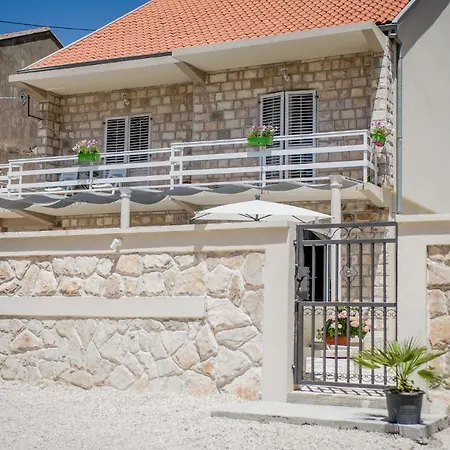 Branka Near Dubrovnik With Pool And Wine Cellar * Ivanica