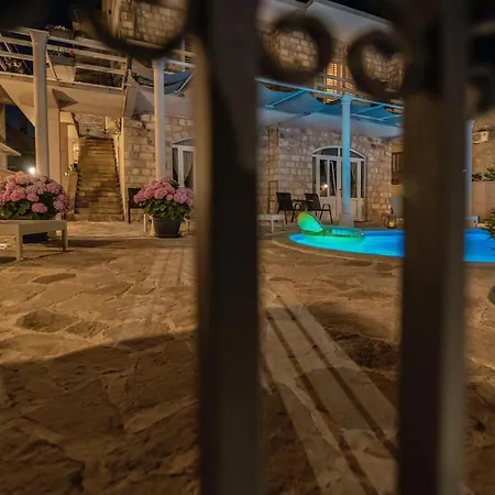 Branka Near Dubrovnik With Pool And Wine Cellar Ivanica