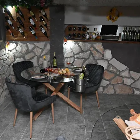Branka Near Dubrovnik With Pool And Wine Cellar Apartman