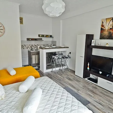 Branka Near Dubrovnik With Pool And Wine Cellar *