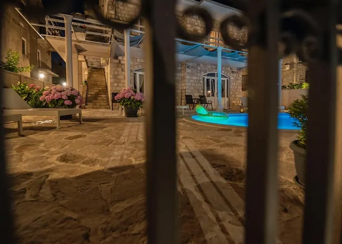 Branka Near Dubrovnik With Pool And Wine Cellar Ivanica