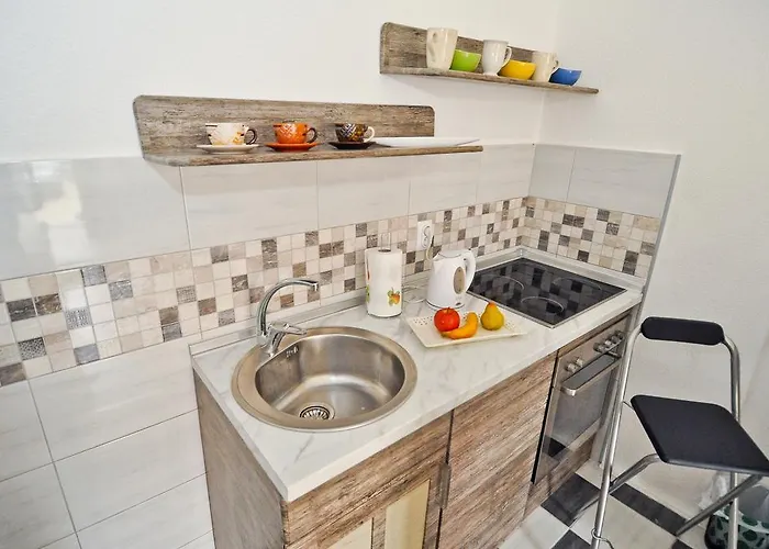 Branka Near Dubrovnik With Pool And Wine Cellar Ivanica