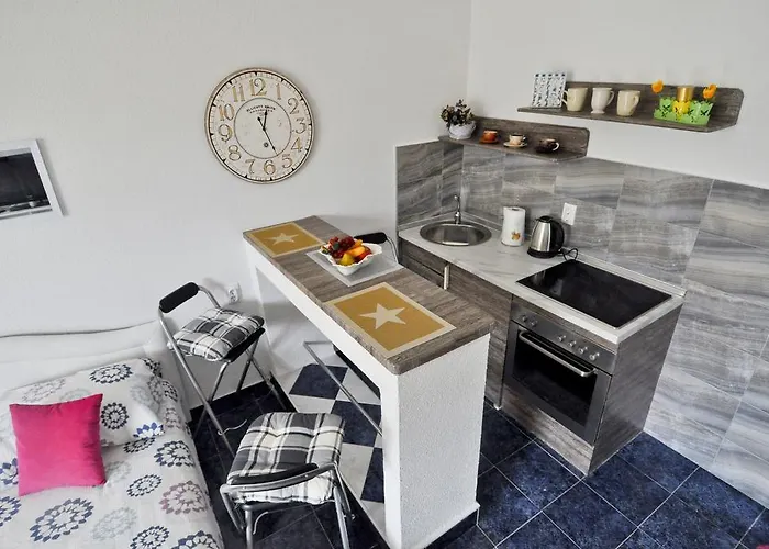 Branka Near Dubrovnik With Pool And Wine Cellar Ivanica